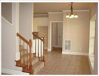 3rd image of 605 Dauphine Ln