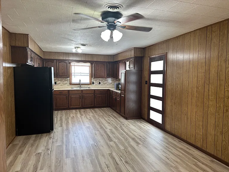 1107 Stanley Blvd #A — Photo 1