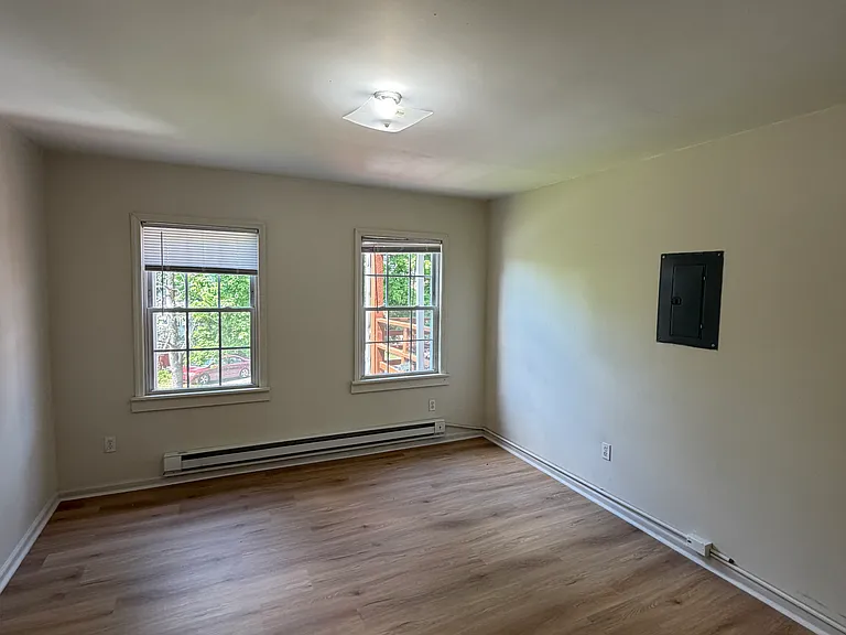 109 Jackson Ave #D — Photo 9