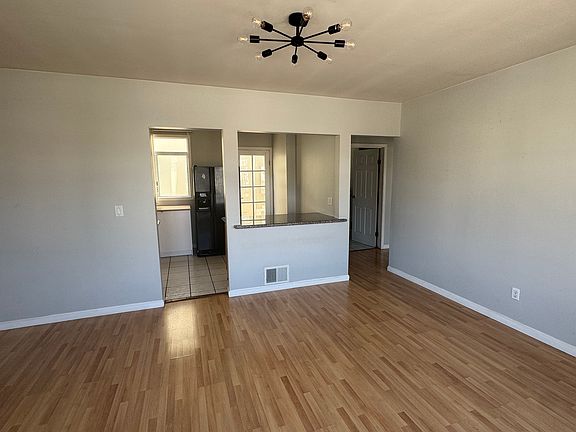 5th image of 2501 20th Ave