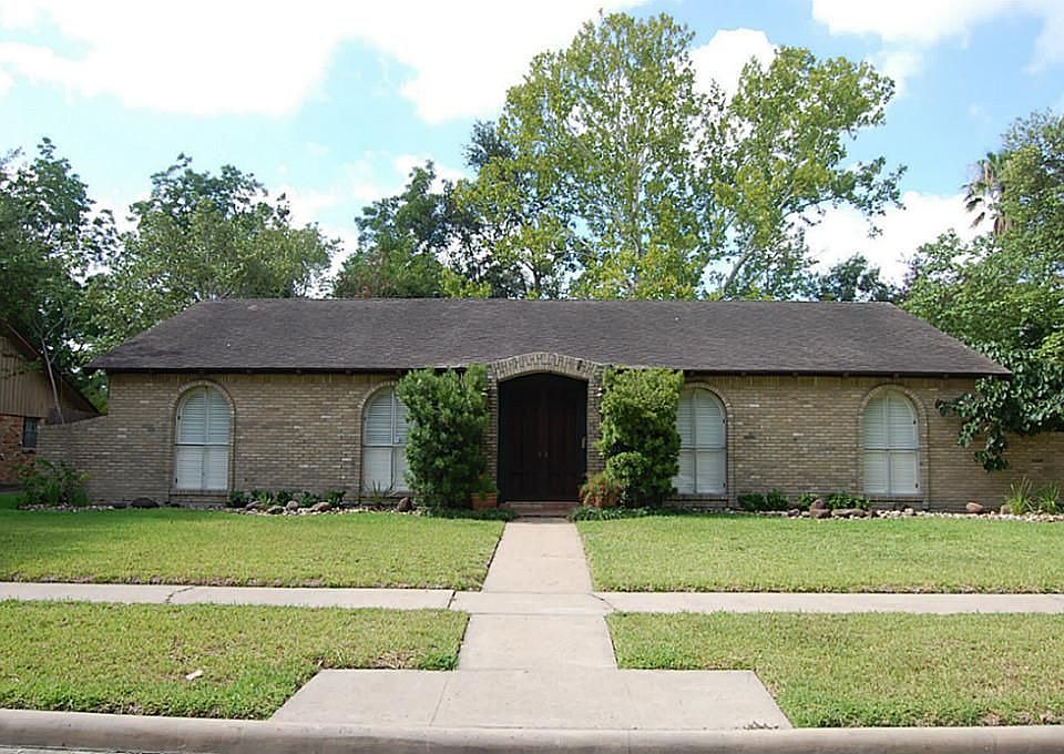 1st image of 8519 Clarewood Dr