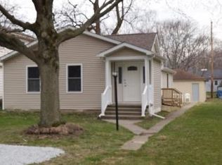 412 S 10th St, Chesterton, IN 46304