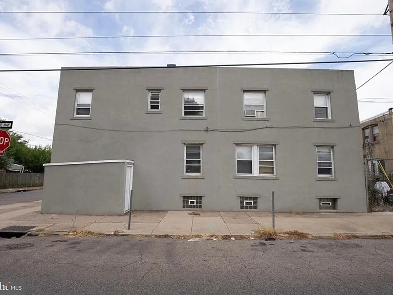2701 Moore St #1 — Photo 9