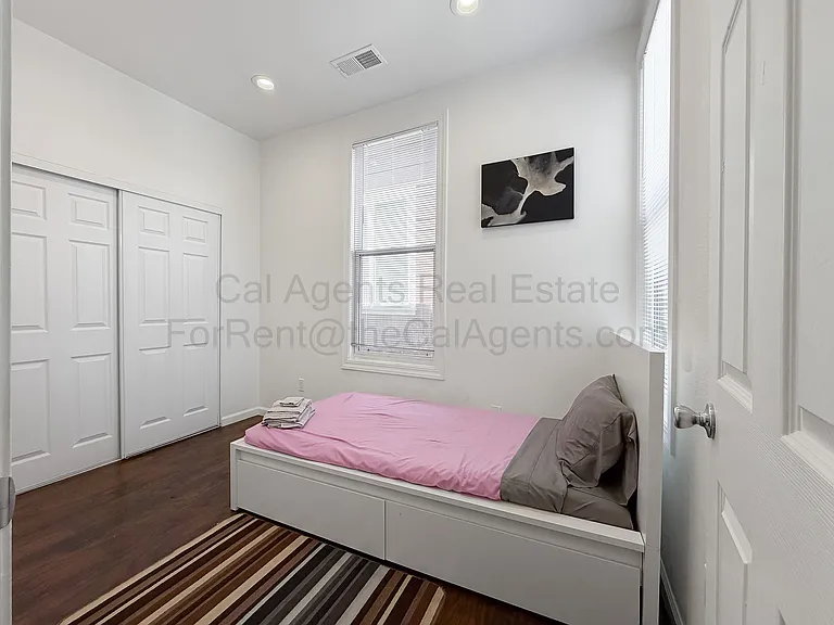1532 32nd St #1532 — Photo 5
