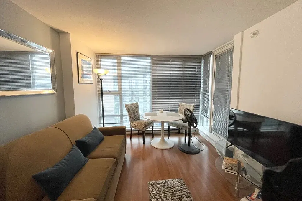 1 bed, 560 sqft, $2,680 — Photo 2