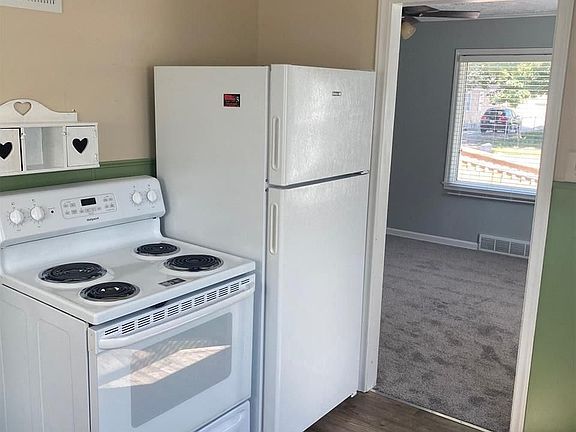 4th image of 2135 N C St