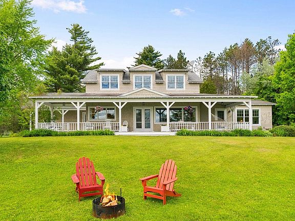 2nd image of 824 North Shore Road