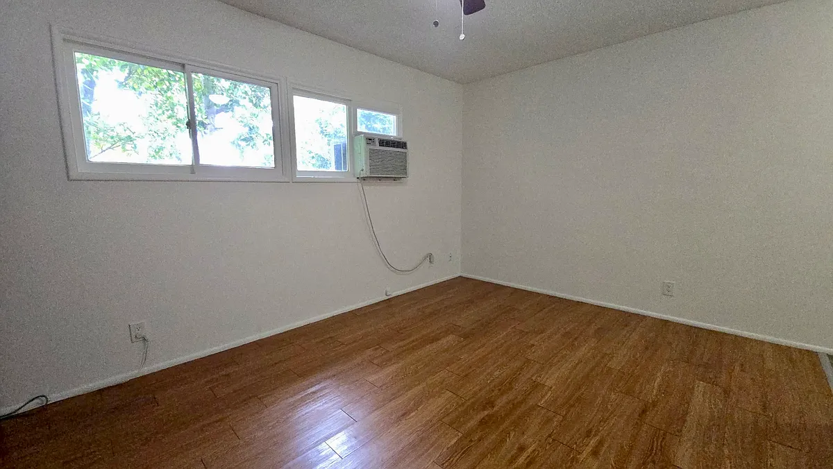 Building Photo - 4706 Vantage Ave #3A