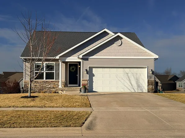 1433 Hummingbird Cir, Waterloo, IA 50702