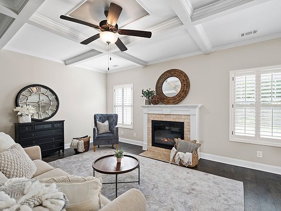 4th image of 3346 N Henderson Way