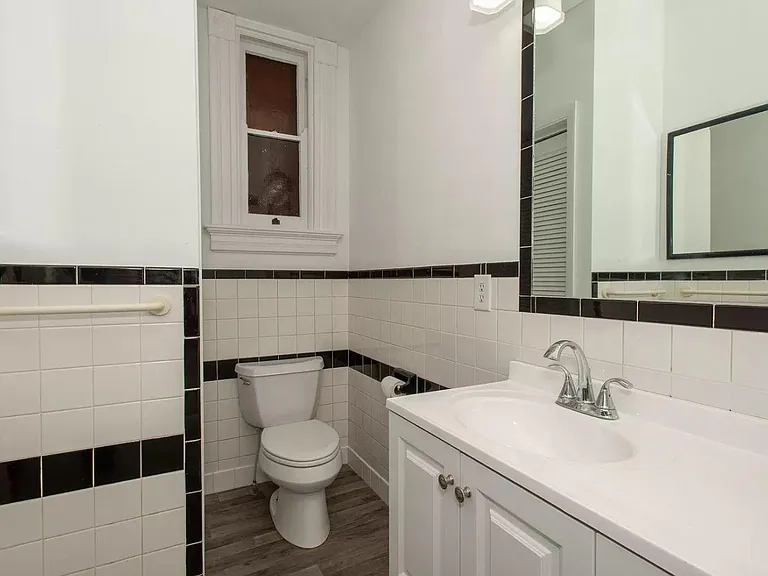 536 Lexington Ave #1 — Photo 11