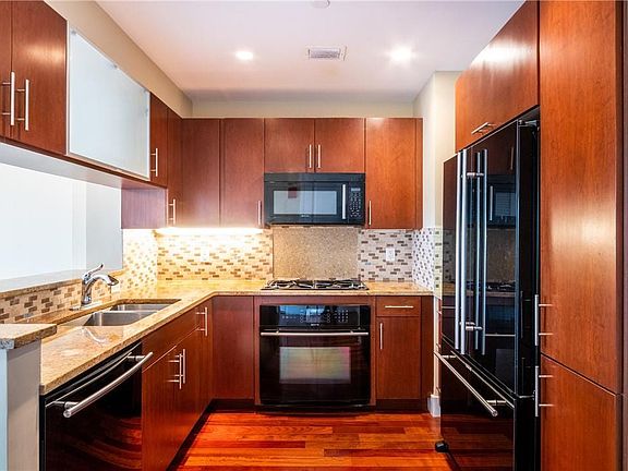 3rd image of 175 Huguenot St Unit 1205