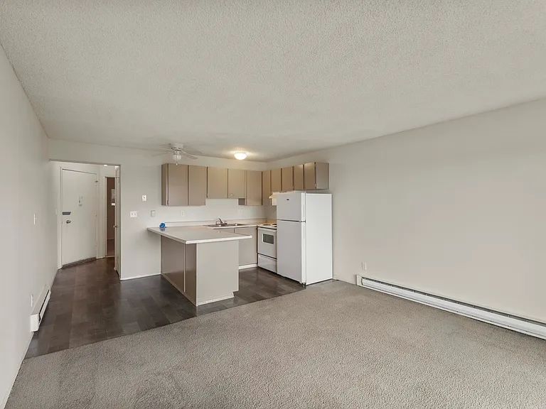 Baycrest Apartments — Photo 24
