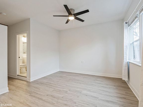 3rd image of 3119 N Oakley Ave #1