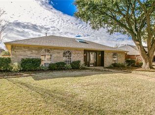 6922 Robin Willow Dr, Dallas, TX 75248