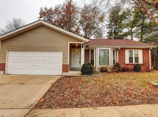 3922 Yaeger Rd, Saint Louis, MO 63129