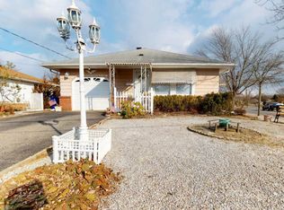 5 Mount Fairweather Ln, Toms River, NJ