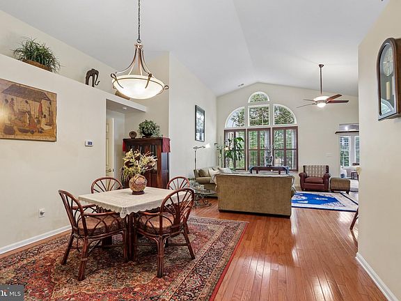 5th image of 39 Danbury Rd