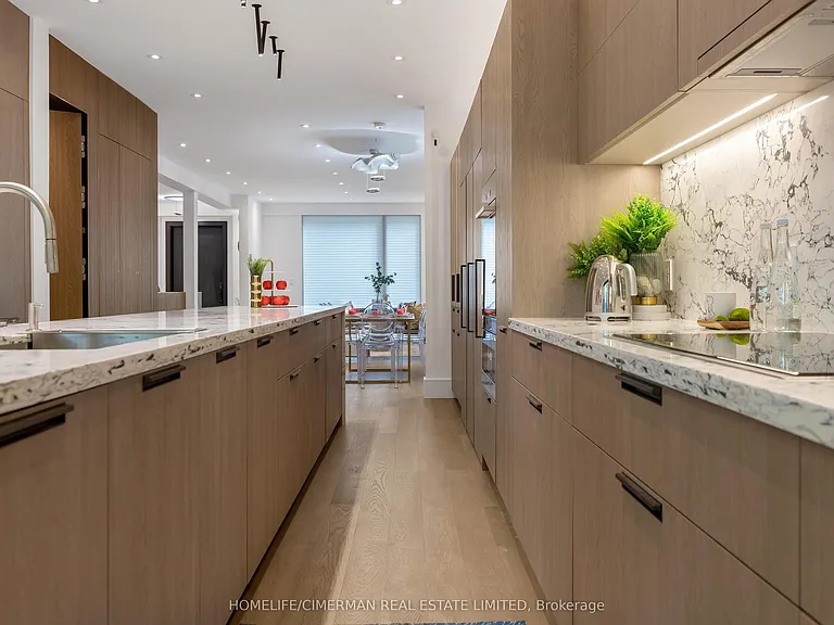 124 Lyndhurst Ave — Photo 4