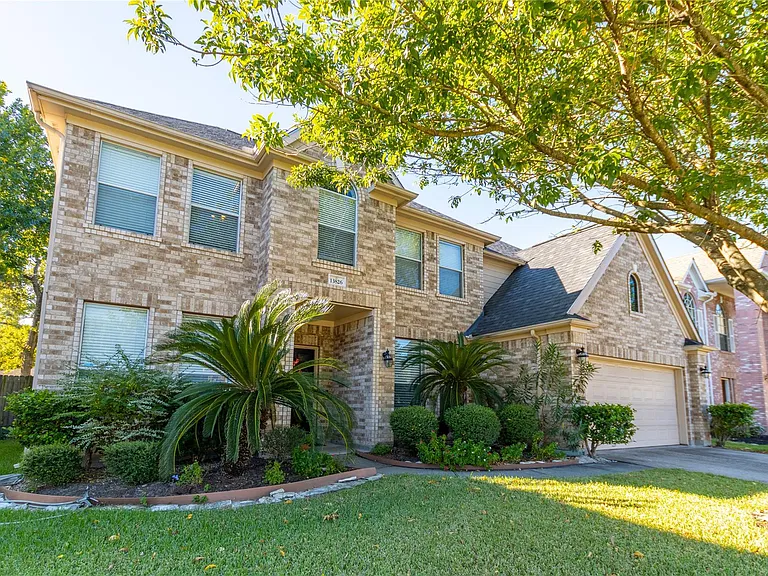 13826 Double Pine Dr — Photo 2