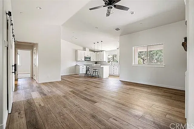 3 bed, 1880 sqft, $3,700 — Photo 4