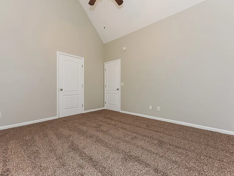 1903 Champlain Dr — Photo 8