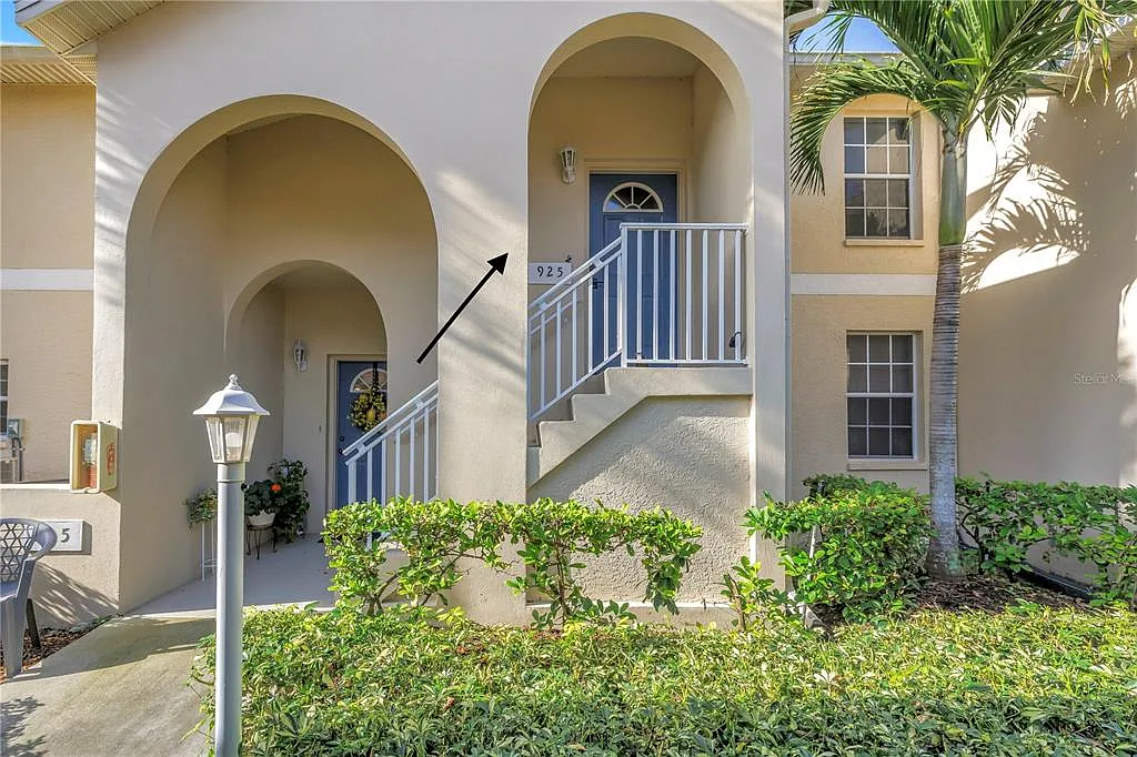 3 bed, 2.0 bath, 1604 sqft, $2,675 — Photo 2