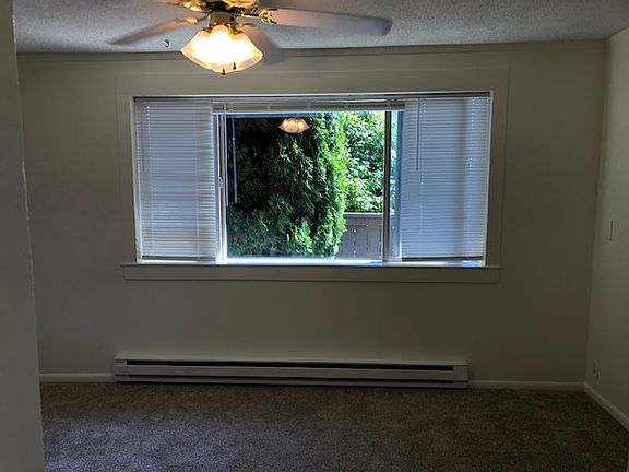 4th image of 4520 Yakima Ave #B