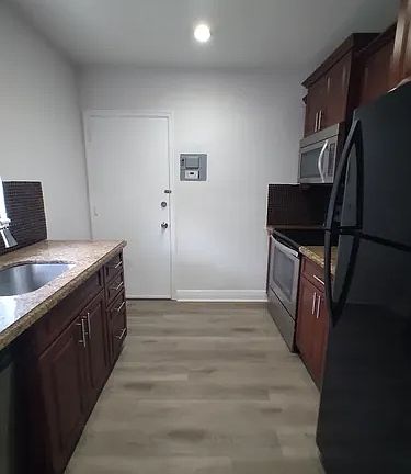 5th image of 127 Santillane Ave APT 1