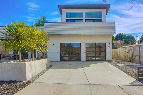 2552 Gregory Dr #B Photo 1