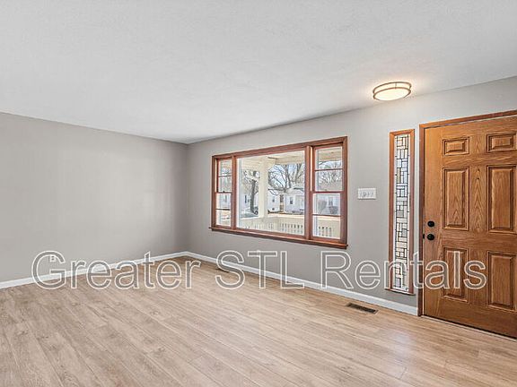 3rd image of 1150 Saint Matthew Dr