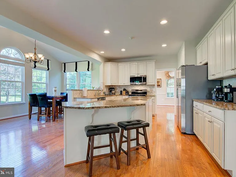 25291 Kilkeen Way — Photo 8