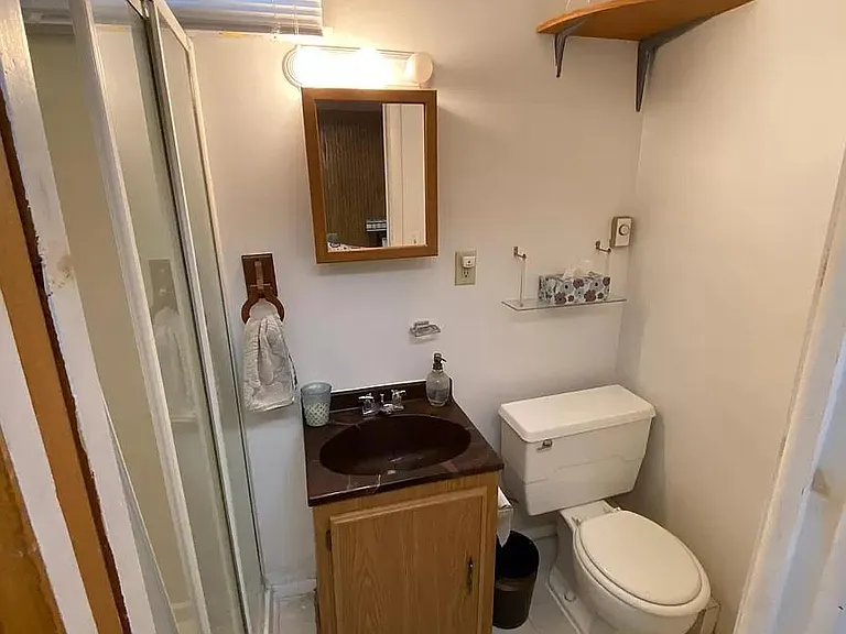 209 E Lutz Ave — Photo 4