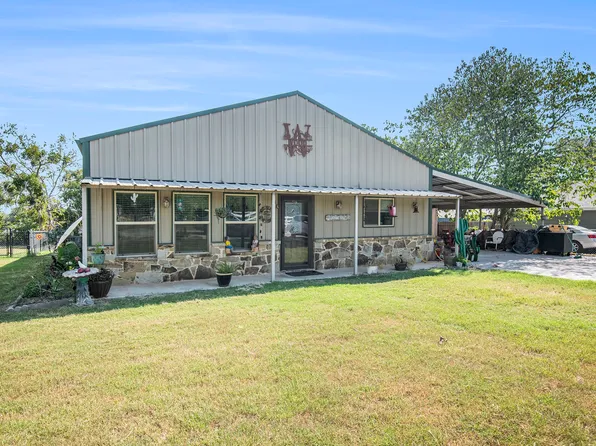 469 S Ewing St, Boyd, TX 76023