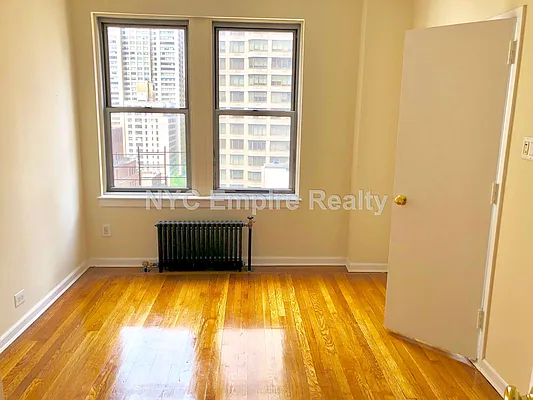 Rented by NYC Empire Realty Inc | media 8