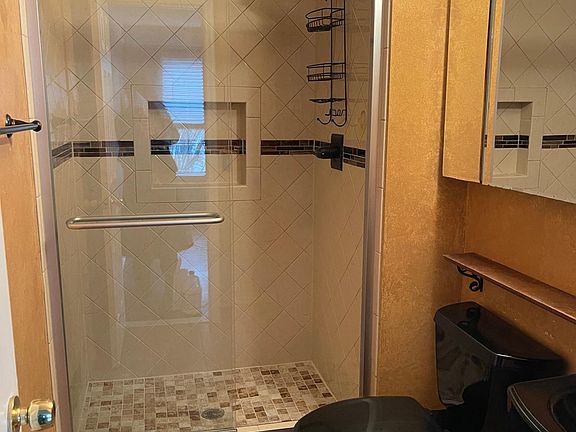 3rd image of 11 Bristol Dr #11