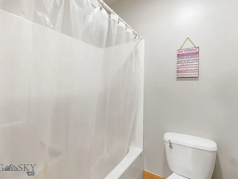 3775 Pipestone St — Photo 6