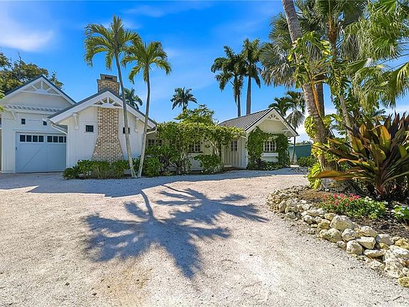 5th image of 2002 4th street S