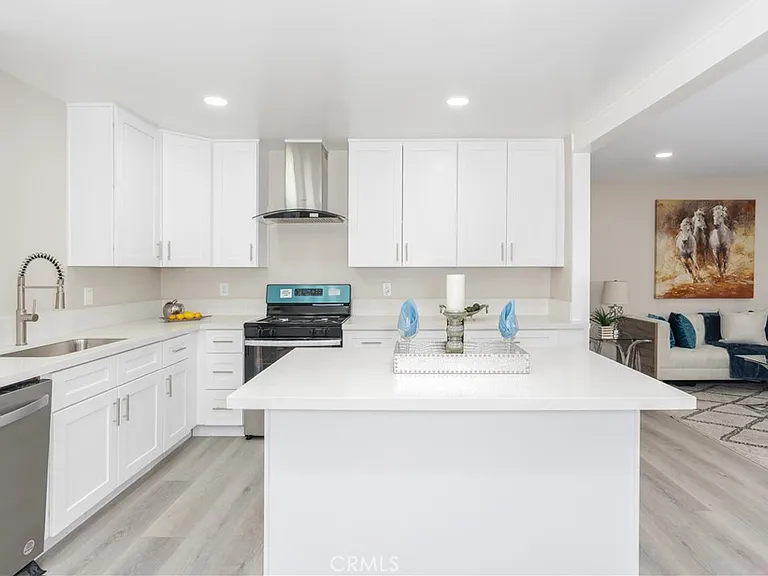 1344 W Vesta St — Photo 5