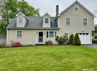 11 Skokorat St, Seymour, CT 06483
