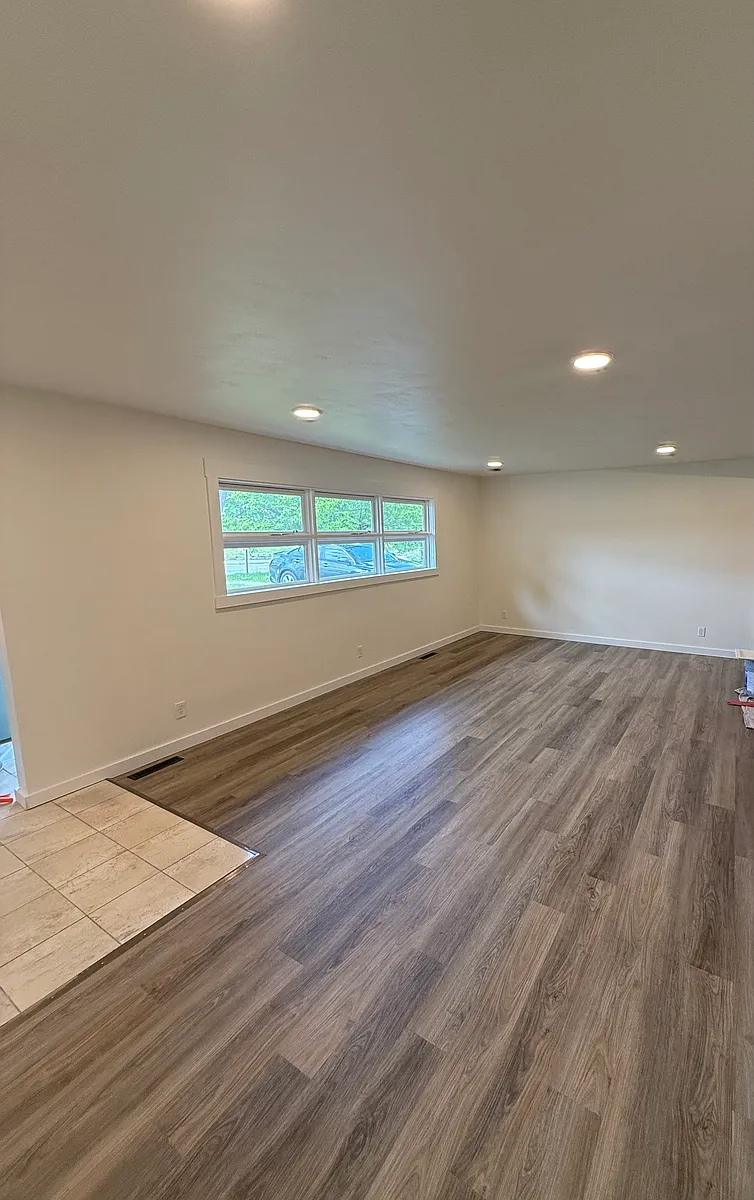 Building Photo - 1117 Kern Rd