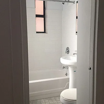 Rented by Brooklyn Bridge | media 10