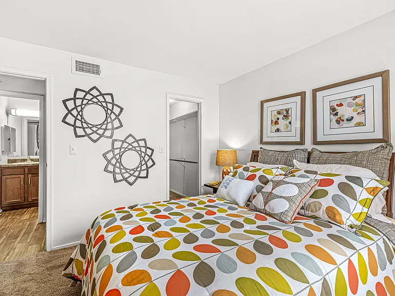 Enclave at Eagle Creek Apartments — Photo 42