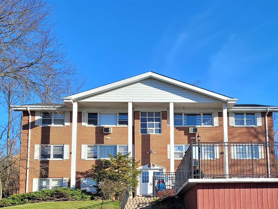 1st image of 225 Country Club Dr APT 2D
