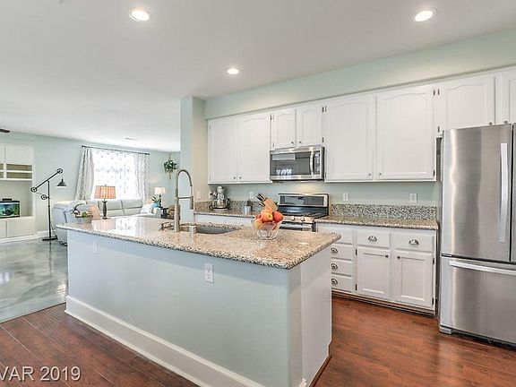 4th image of 1031 Crescent Moon Dr