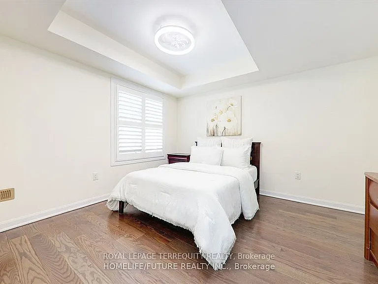 2412 Fall Harvest Cres — Photo 5