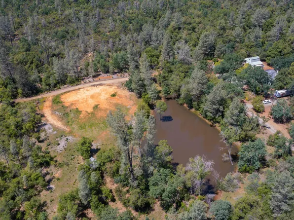 15517 Millie Dr, Redding, CA 96001