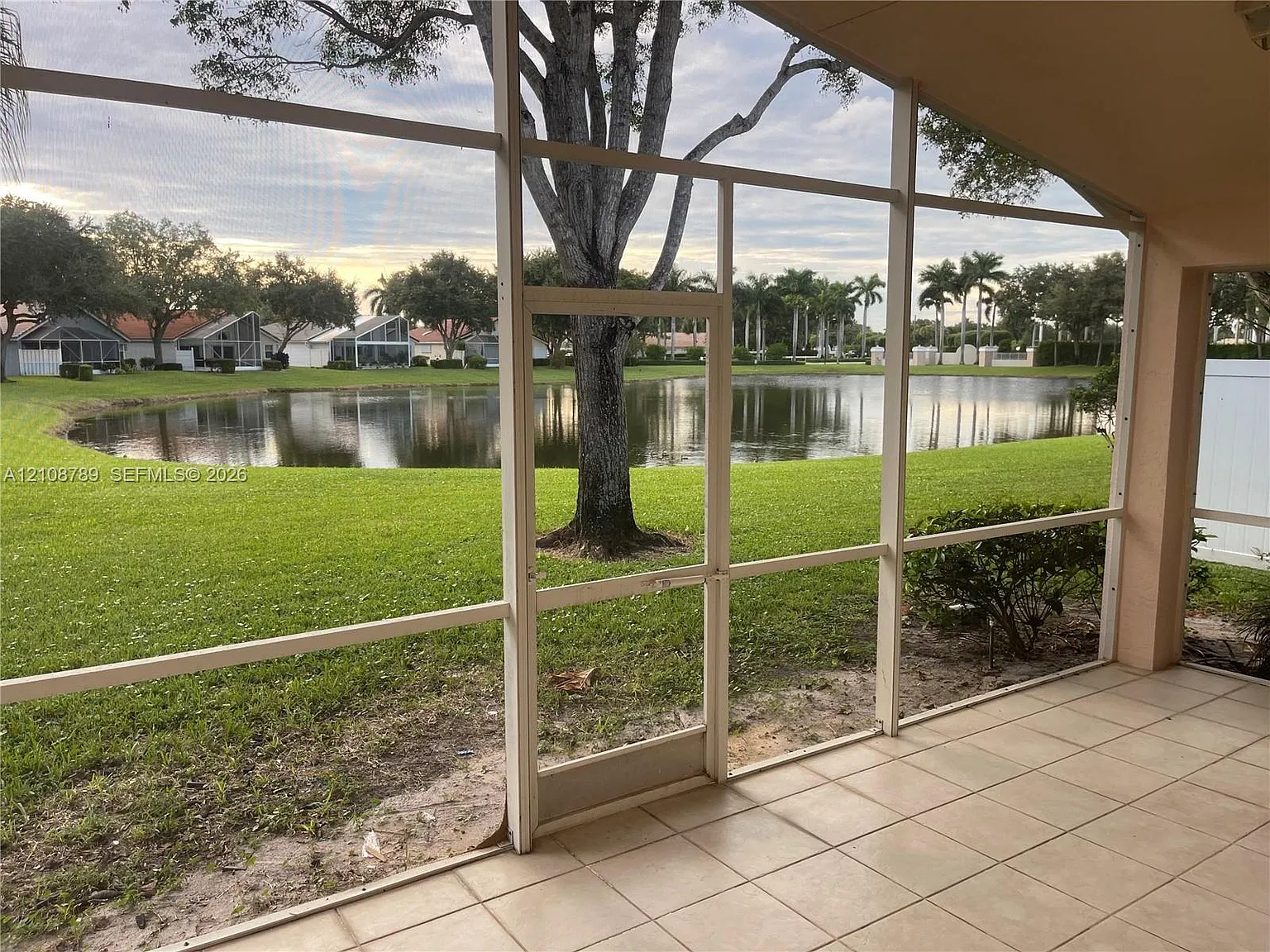 Coral Lakes 2 — Photo 2