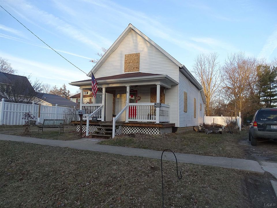 1st image of 215 S Summit St