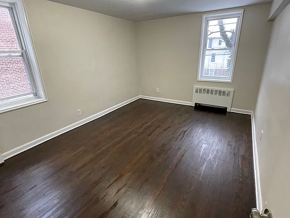 4th image of 103 Chancellor Ave #39B